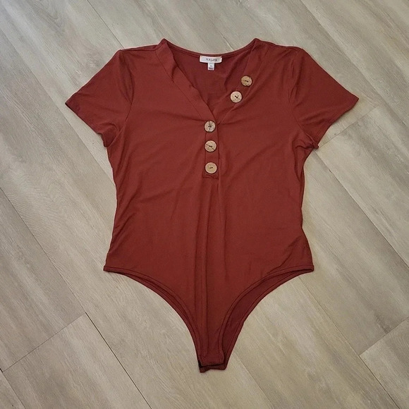 🛍Persaya Rust‎ Orange Short Sleeve V Neck Bodysuit Size XL - Picture 1 of 6